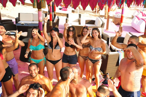 Champagne Showers @ Edde Sands